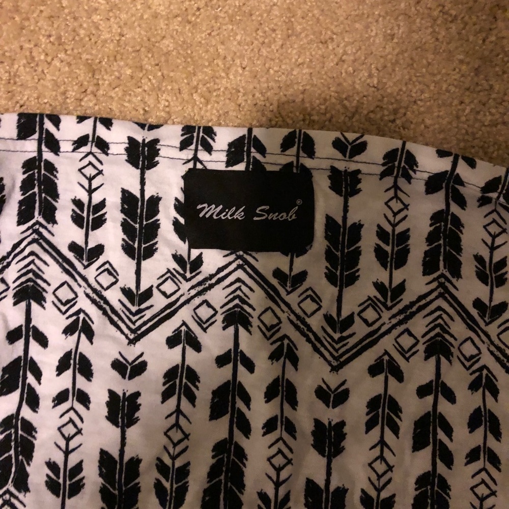 Milk snob car seat/breast feeding cover.